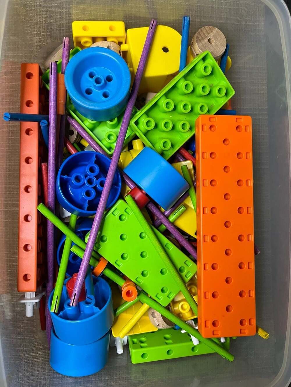 Vintage Tinkertoy Mixed Building Set with Instruction & Idea Booklets #440 and # - Picture 2 of 2